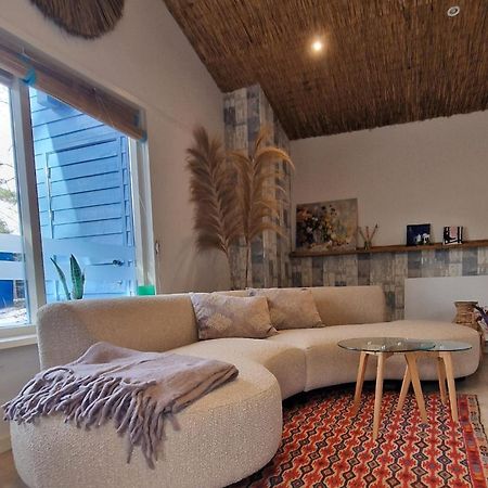 Zen-Bungalow No 2 Met Sauna En Hottub Rheezerveen Exterior photo